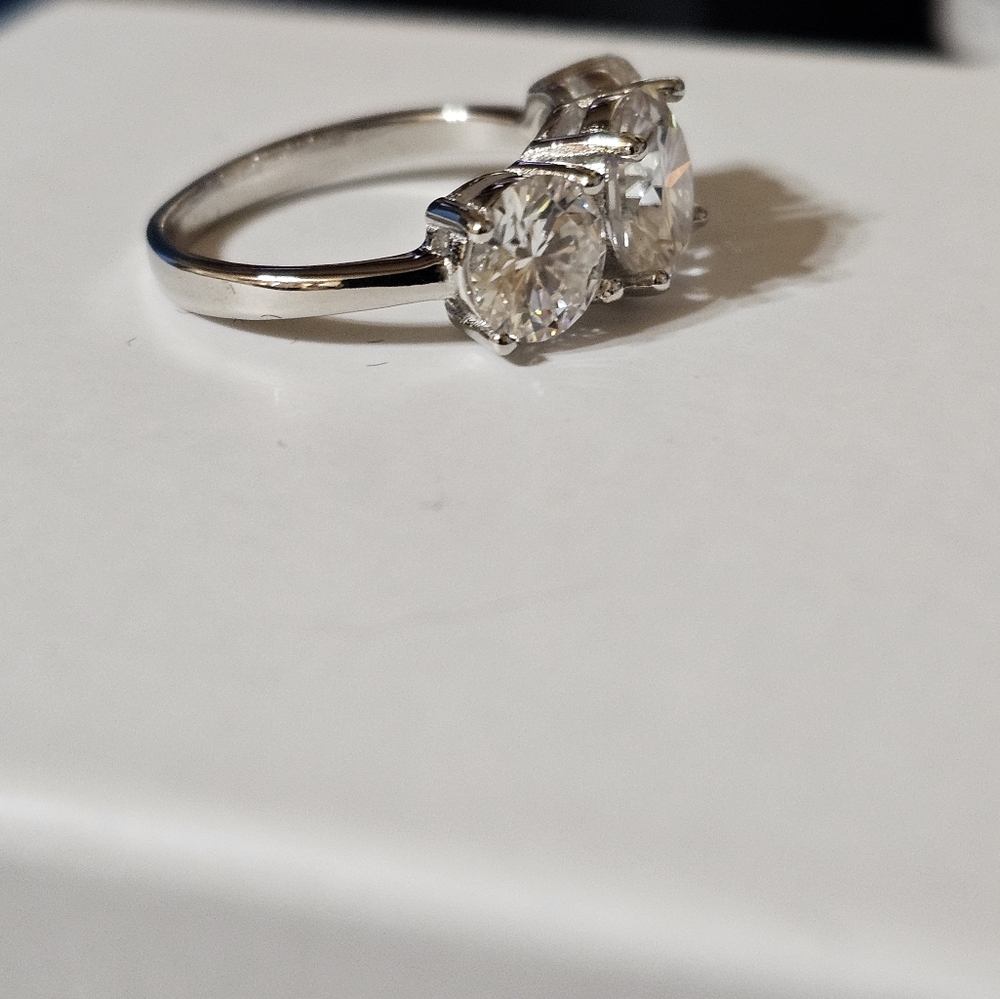 Genuine 4 Carat Moissanite 18k White Gold over Sterling Silver Ring Sz 6 ✨️ - Picture 4 of 11